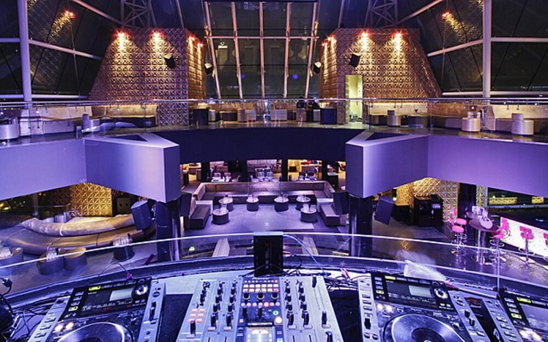 کریستال بار دبی