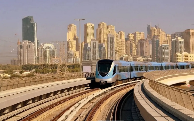 چرا باید از مترو دبی استفاده کنید؟