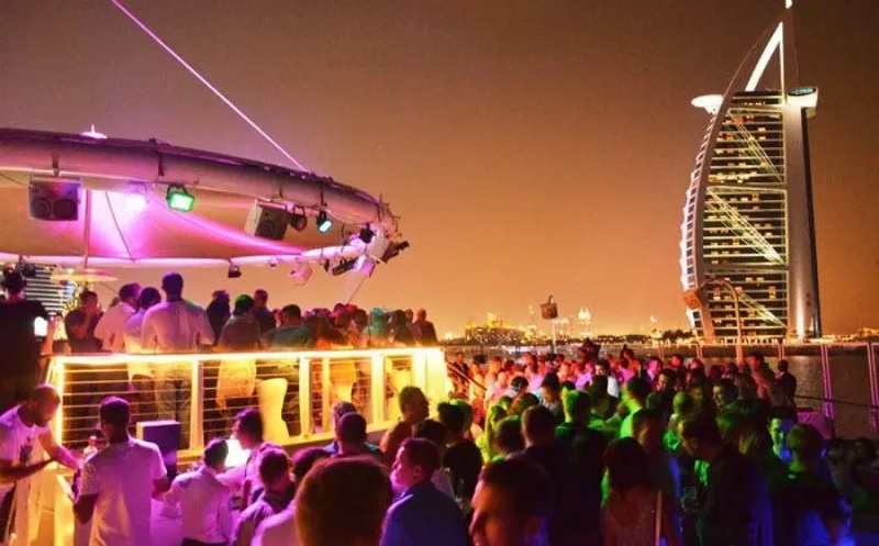 کلاب ها و بارها دبی