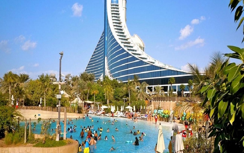 استخر موجی (Wave Pool)