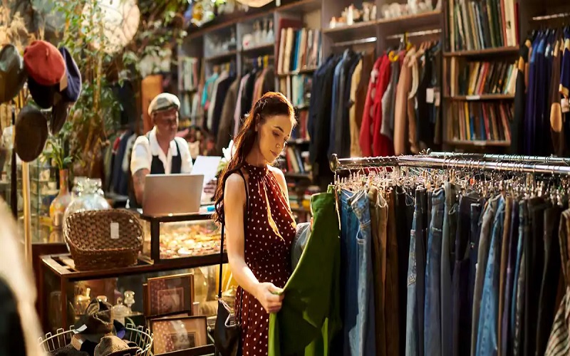 بازار استوک در دیره