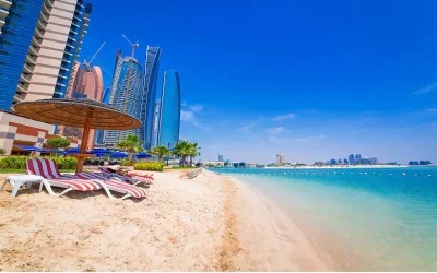 آشنایی با قوانین شنا در سواحل دبی: تجربه‌ای ایمن و لذت‌بخش