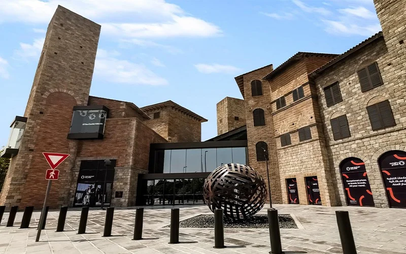 معرفی مرکز خرید اوت لت ویلیج دبی: تجربه‌ای بی‌نظیر از خرید مقرون‌به‌صرفه