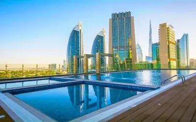 بهترین هتل‌های استخر دار دبی: اقامتی بی‌نظیر در قلب لوکس‌ترین شهر جهان