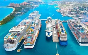 بهترین کشتی های تفریحی دبی کدام است؟ راهنمای جامع برای انتخاب بهترین تجربه دریایی