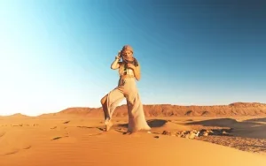 چه لباسی برای سافاری دبی مناسب است؟ راهنمای کامل انتخاب لباس برای سافاری