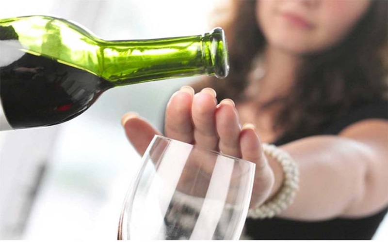 نوشیدن الکل در اماکن عمومی