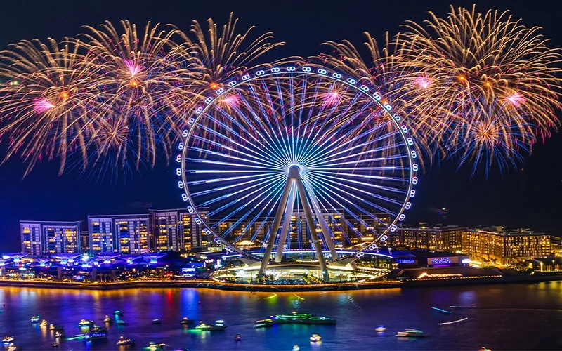 معرفی بهترین تفریحات شبانه دبی؛ از آسمان‌ خراش‌ های نورانی تا سواحل رویایی