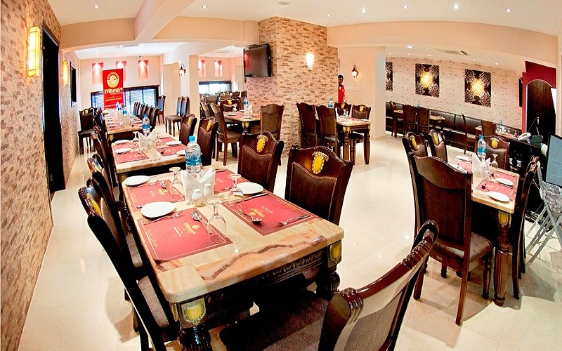  رستوران مامان (Mama’s Restaurant)