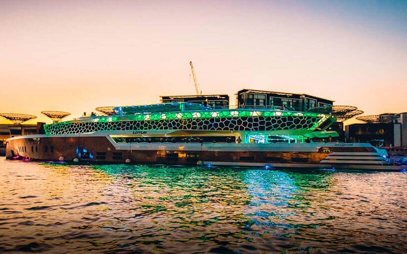 کشتی‌های لوکس و پنج ستاره