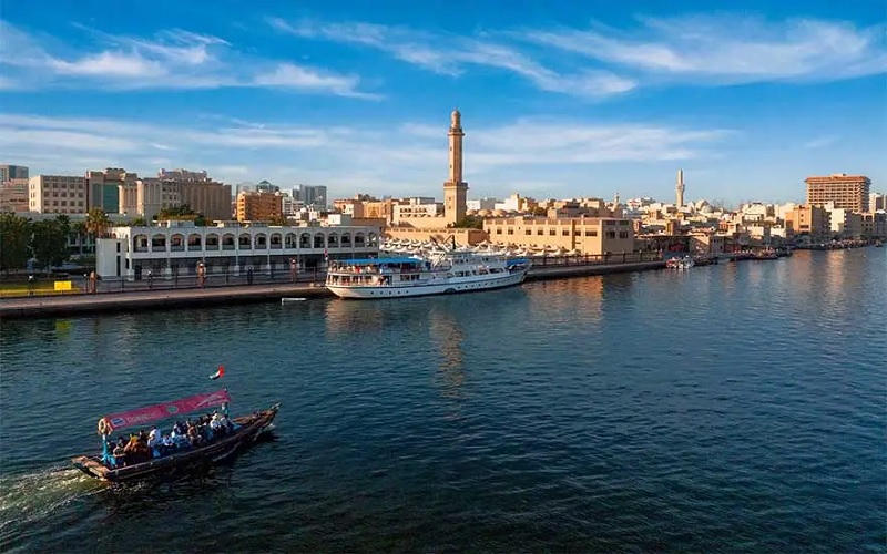 قایق‌سواری در خور دبی