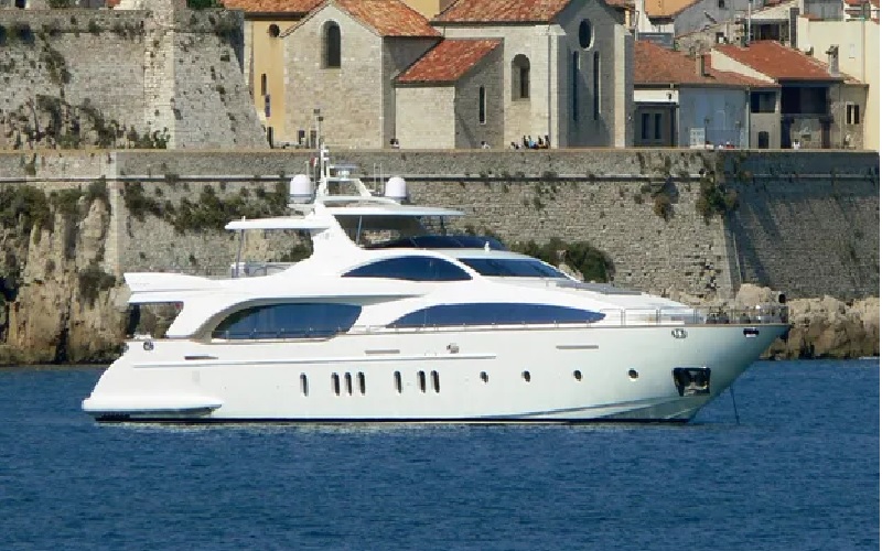 یات "AZIMUT 116"