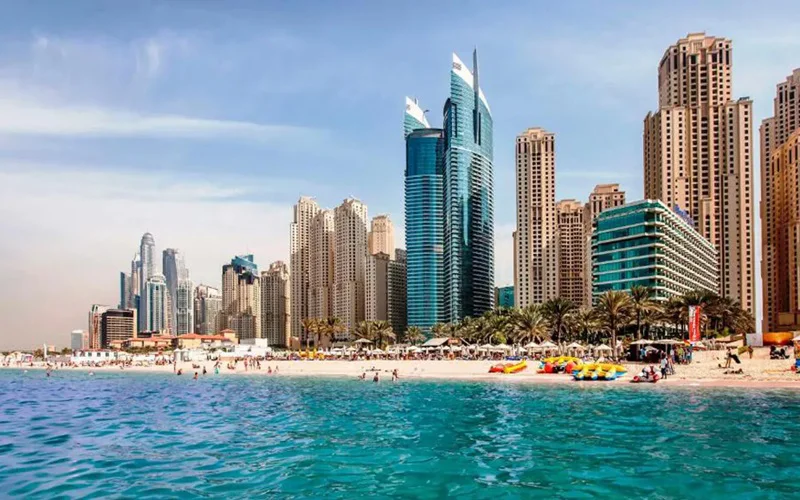 سواحل آزاد دبی: قوانین، شنا و آفتاب گرفتن در این سواحل