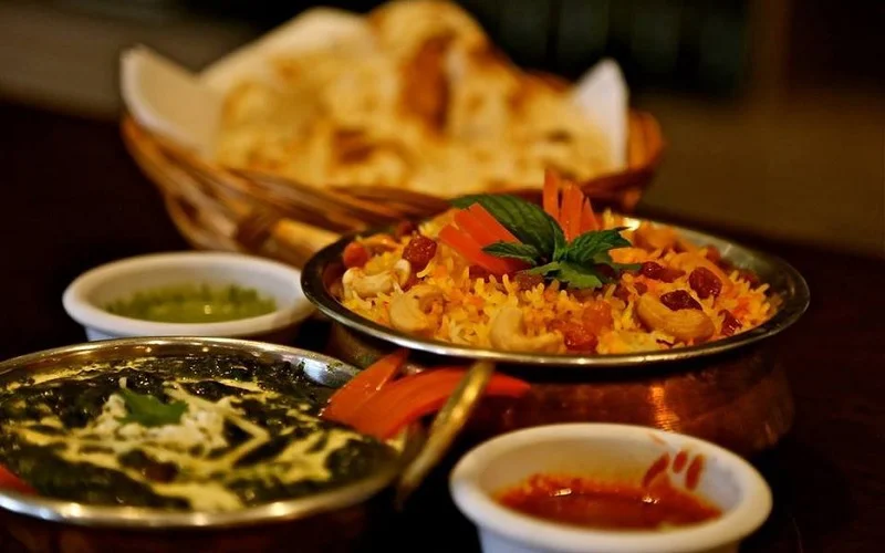 معرفی بهترین رستوران‌ های هندی دبی: سفر به سرزمین طعم و رنگ