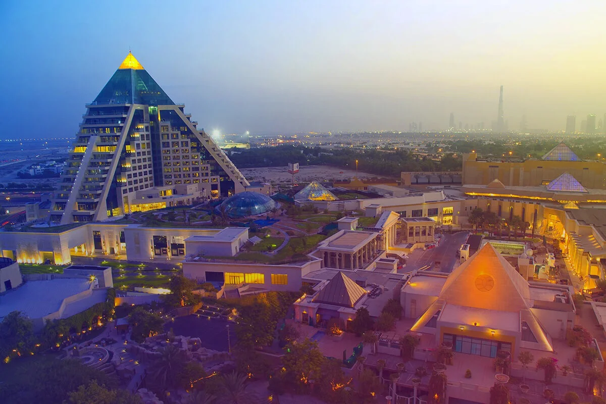 وافی مال دبی؛ معرفی کامل فروشگاه و امکانات