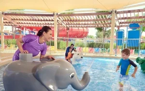 قوانین پوشش در پارک های آبی دبی: راهنمای جامع