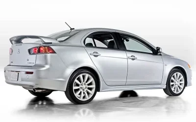 نقد و بررسی میتسوبیشی لنسر