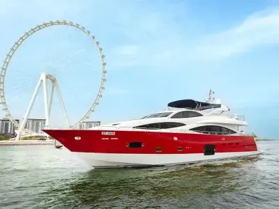 گشت دریایی با یات اسکای واکر