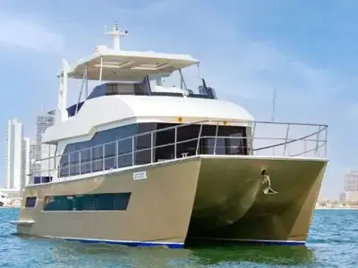 سوپر یات تفریحی در مارینا