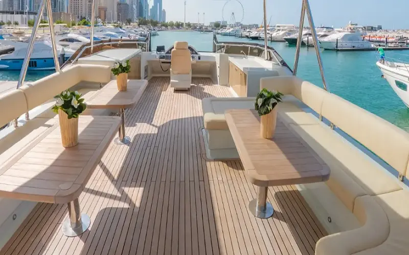 سوپر یات تفریحی در مارینا - تصویر گالری 3