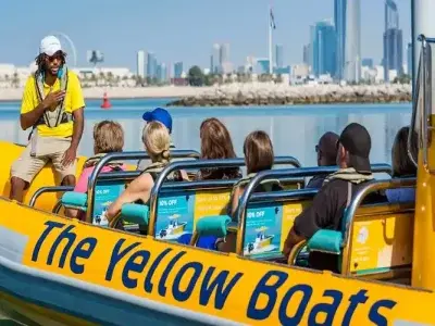 قایق زرد دبی