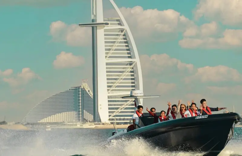 تور قایق سیاه