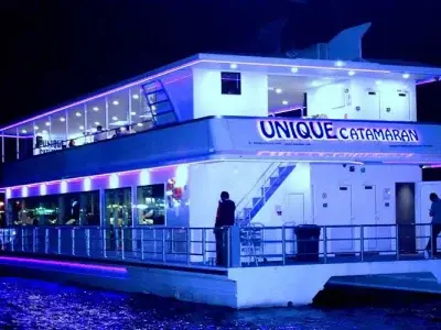 کشتی کاتاماران دبی